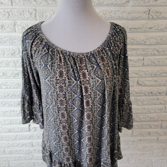 Style Co Womens Top 0X 3/4 Bell Sleeve On Off Shoulder Green Pink GEO29E - Picture 2 of 10